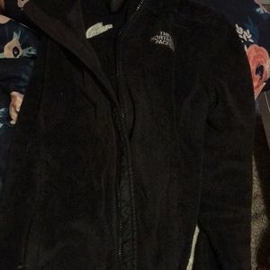 Black junior north face jacket!